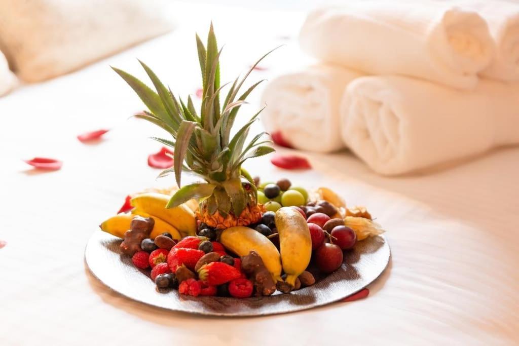 Suite Love Jacuzzi Монтеврен Екстериор снимка