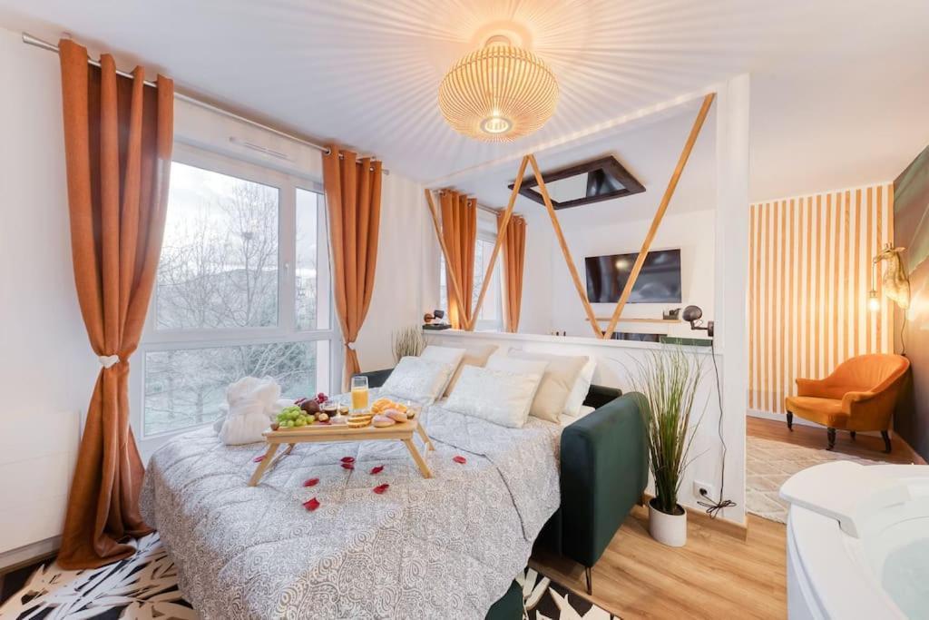 Suite Love Jacuzzi Монтеврен Екстериор снимка