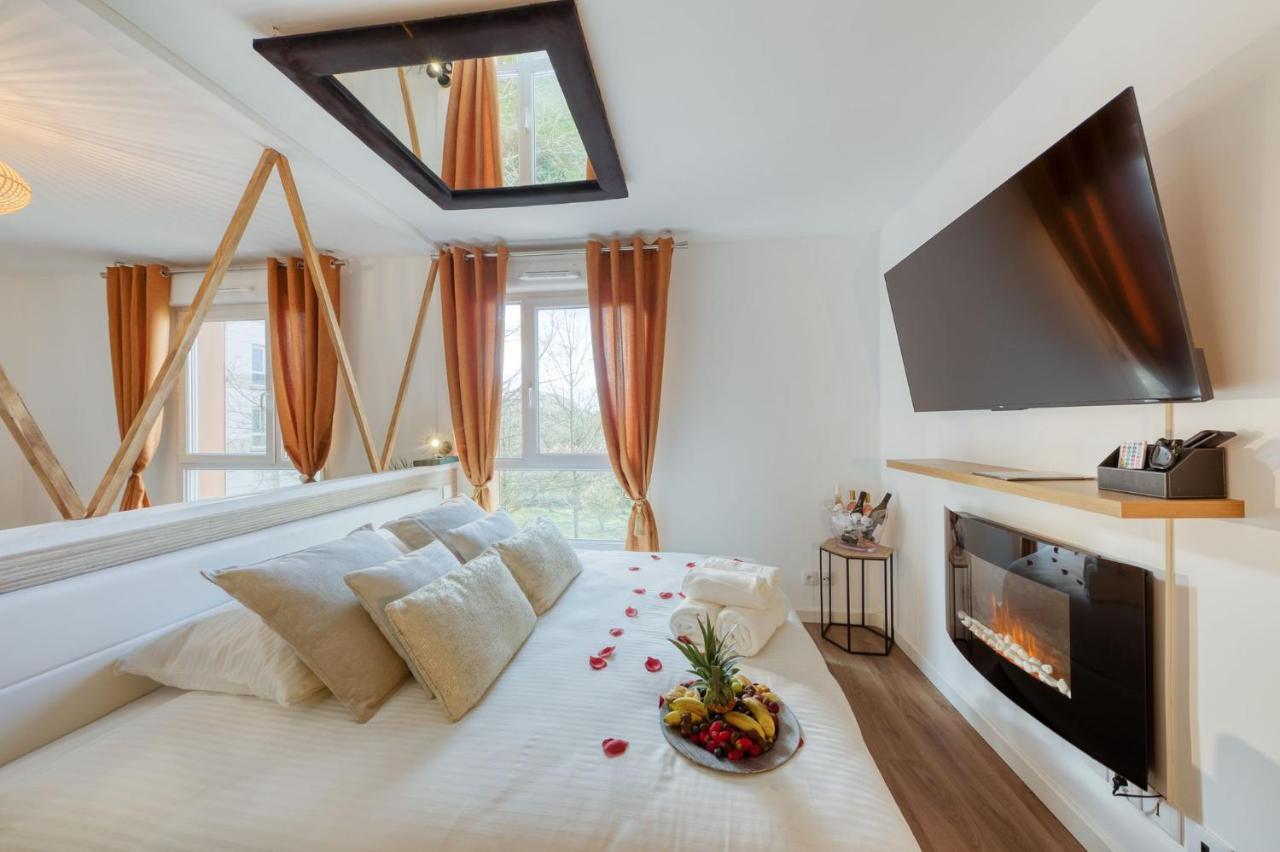 Suite Love Jacuzzi Монтеврен Екстериор снимка