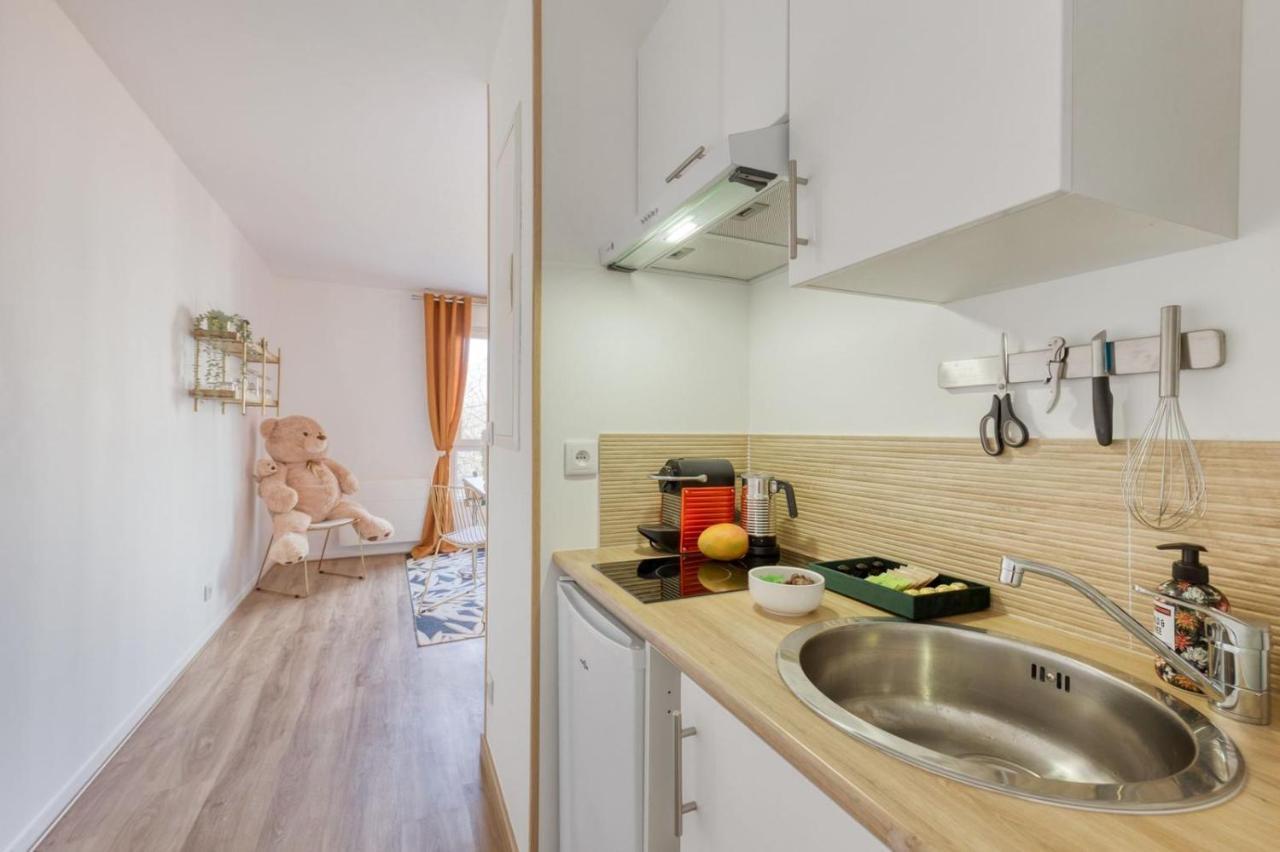Suite Love Jacuzzi Монтеврен Екстериор снимка
